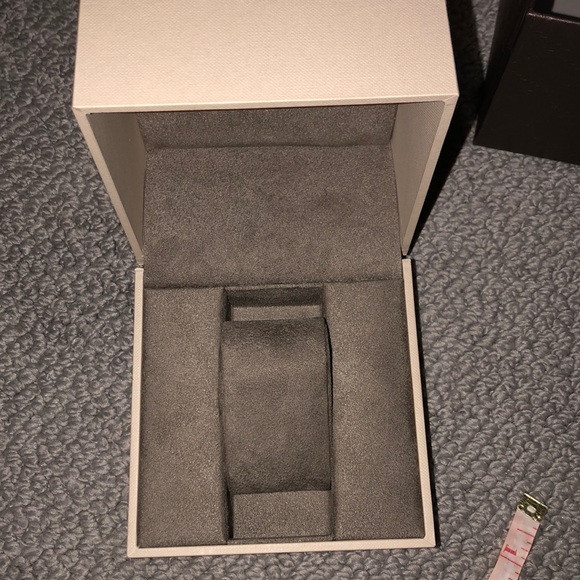 NEW BURBERRY WATCH BOX🔴GREAT WAY TI STORE YOUR WARCH - Picture 2 of 5